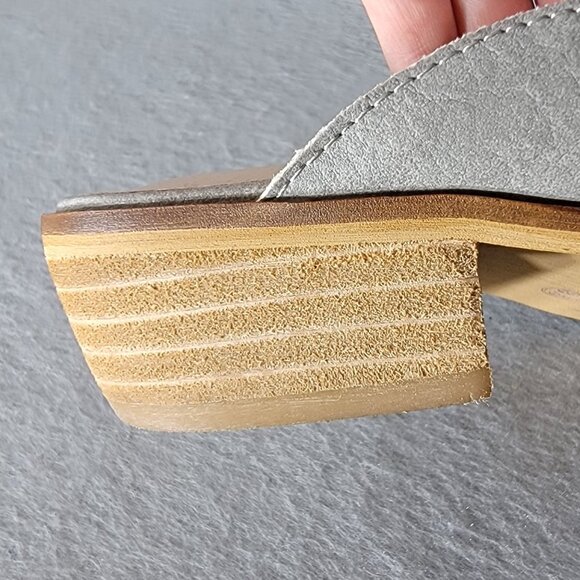 Mi iM Simone Mule Shoe Embroidered Vegan Leather Slip On Closed Toe Shoe 8.5 - Picture 11 of 12